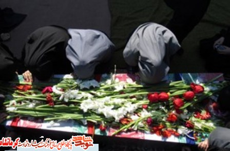 پیکر مطهر4 شهید گمنام در کرمانشاه تشییع و خاکسپاری میشود پیکر مطهر4 شهید گمنام در کرمانشاه تشییع و خاکسپاری میشود