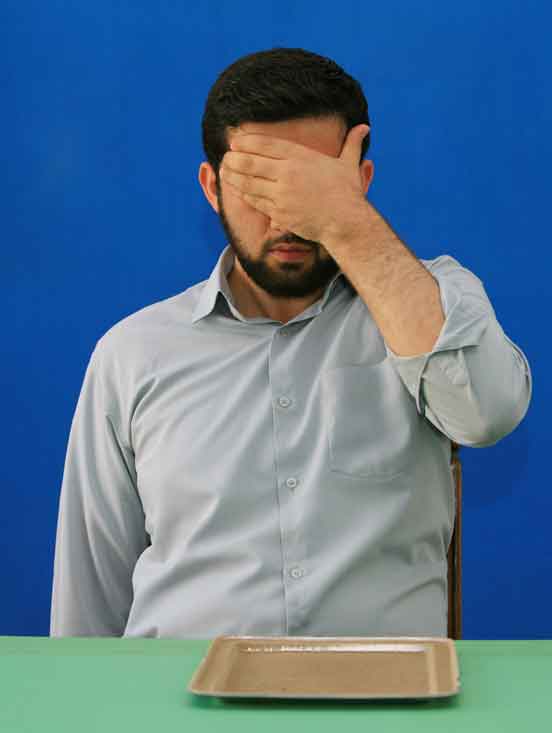 گزیده احکام رساله مصور جانبازان؛ احکام تیمم(1) تیمّم کسی که دستانش قطع شده گزیده احکام رساله مصور جانبازان؛ احکام تیمم(1) تیمّم کسی که دستانش قطع شده