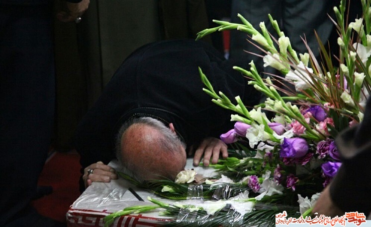 تشییع پیکر پاک سه سرباز شهید گمنام امام زمان(عج) تشییع پیکر پاک سه سرباز شهید گمنام امام زمان(عج)