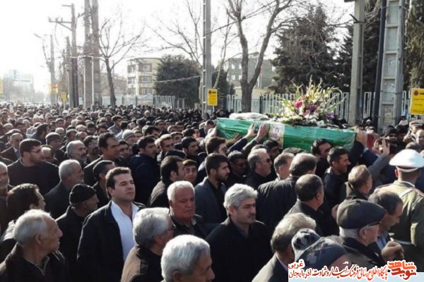 تشییع پیکر پاک سه سرباز شهید گمنام امام زمان(عج) تشییع پیکر پاک سه سرباز شهید گمنام امام زمان(عج)