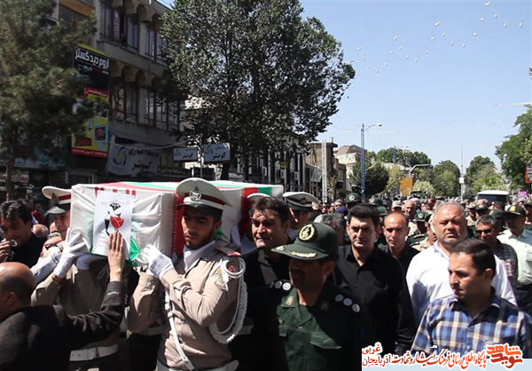 تشییع پیکر جانباز شهید هوشنگ اکبری؛ نویسنده و جانباز انقلاب تشییع پیکر جانباز شهید هوشنگ اکبری؛ نویسنده و جانباز انقلاب