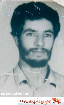 شهید به تنهایی و با سلاح هایی که از شهدا باقی مانده بود به مقابله با دشمن پرداخت شهید به تنهایی و با سلاح هایی که از شهدا باقی مانده بود به مقابله با دشمن پرداخت