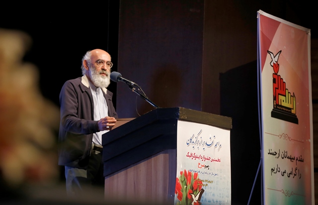 یک شهید تنها یک عکس نیست بلکه یک خانواده، قبیله و تبار است