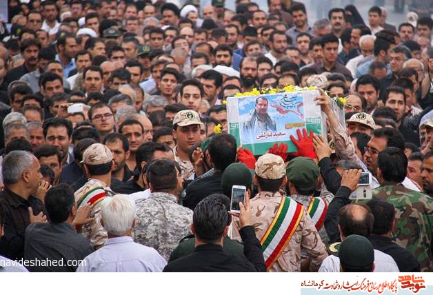 ماشینش را در وقت نماز و ناهار بمب گذاری کردند ماشینش را در وقت نماز و ناهار بمب گذاری کردند