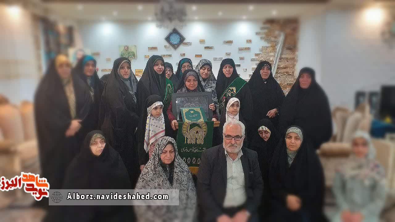 حضور خادم الرضا در منزل سردار شهید «مهدی نعماییعالی» حضور خادم الرضا در منزل سردار شهید «مهدی نعماییعالی»