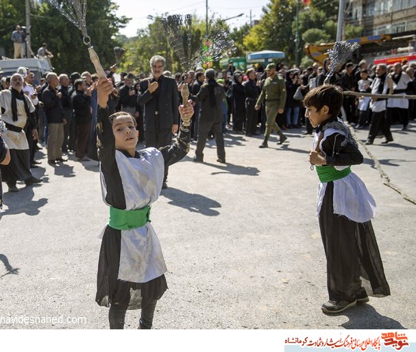سوگواری مردم کرمانشاه در روز عاشورای حسینی+تصاویر سوگواری مردم کرمانشاه در روز عاشورای حسینی+تصاویر