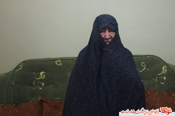 روایتی از نقش زنان در پشت جبهه ها روایتی از نقش زنان در پشت جبهه ها