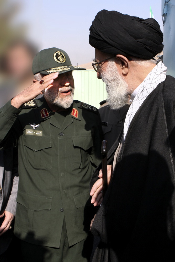 گذری بر حیات سیاسی – اجتماعی سردار شهید حاج حسین همدانی گذری بر حیات سیاسی – اجتماعی سردار شهید حاج حسین همدانی