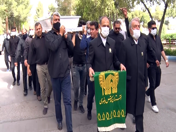پیکر مادر شهیدان 