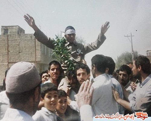 گفتگوی خواندنی با بسیجی داوطلبی که به سرباز کوچک خمینی (ره) معروف بود