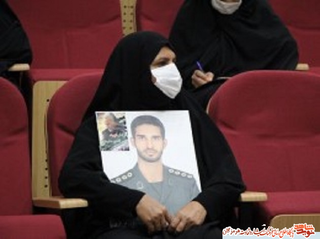رونمایی از کتاب « شبی که T۲ معراج شد» رونمایی از کتاب « شبی که T۲ معراج شد»