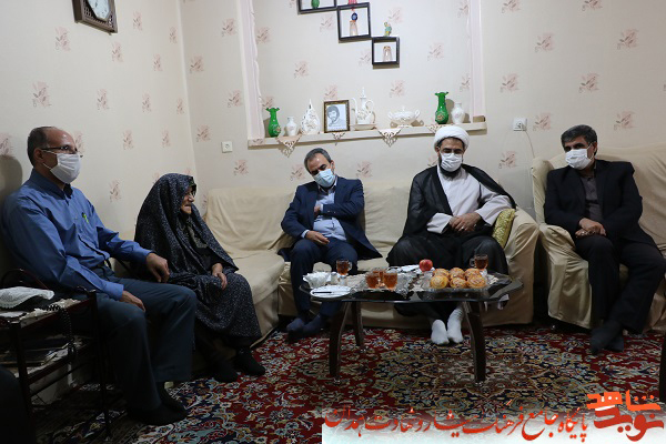 گزارش تصویری| مسئولان استان همدان با خانوادههای شهدای سوم خرداد دیدار کردند گزارش تصویری| مسئولان استان همدان با خانوادههای شهدای سوم خرداد دیدار کردند