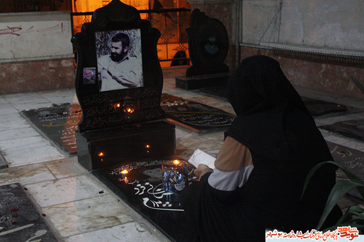 گزارش تصویری|آیین شام غریبان در گلزار شهدای استان بوشهر برگزار شد
