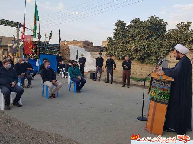 گزارش تصویری | به مناسبت ایام ماه محرم مراسم نذر فرهنگی با عنوان «انس با شهدا » در روستای محمود آباد شهرستان پارس آباد استان اردبیل برگزار شد