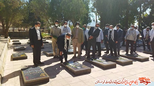 گزارش تصویری/ ادای احترام «سردار سلیمانی» به مقام شامخ شهدای لرستان
