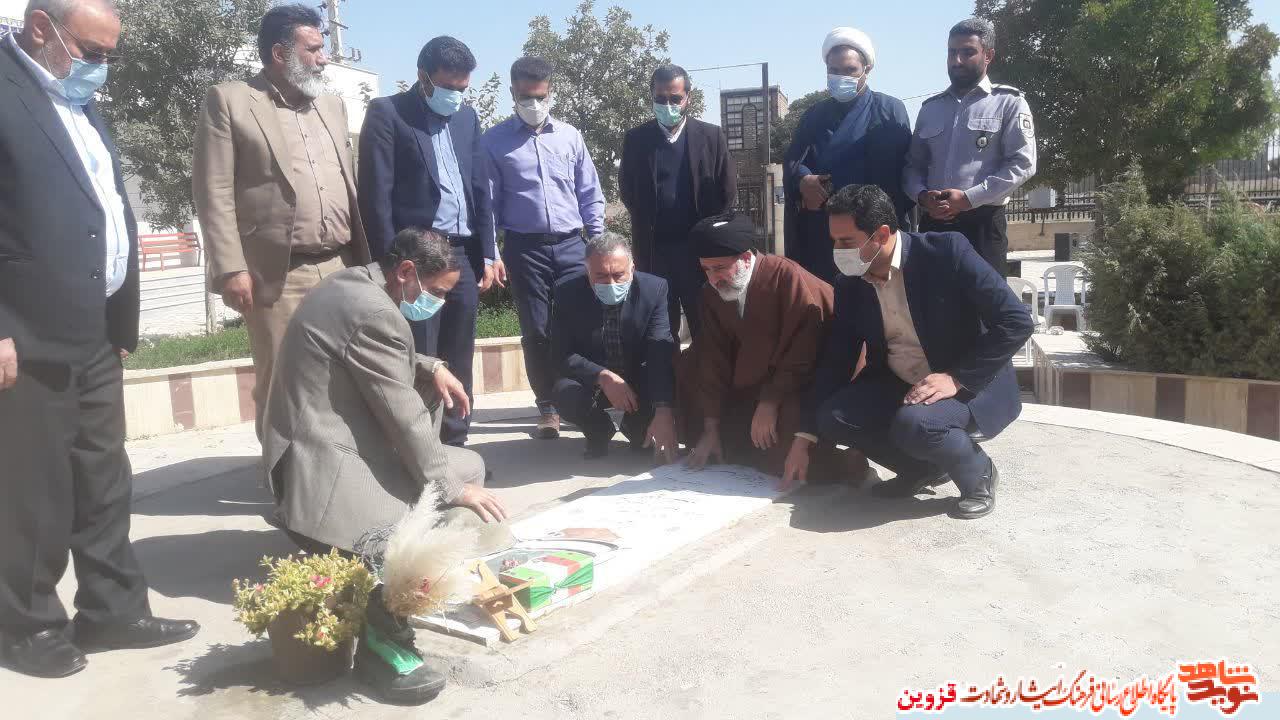 کلنگ ساخت المان شهید گمنام در دانشگاه آزاد شال به زمین زده شد