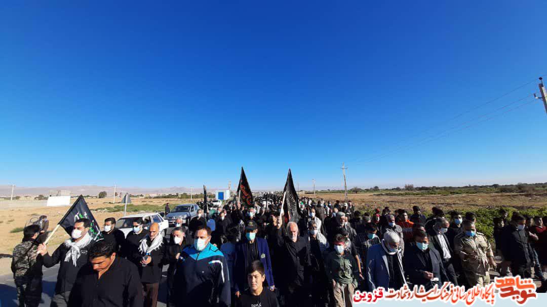 پیاده‌روی دلدادگان حسینی در تاکستان برگزار شد