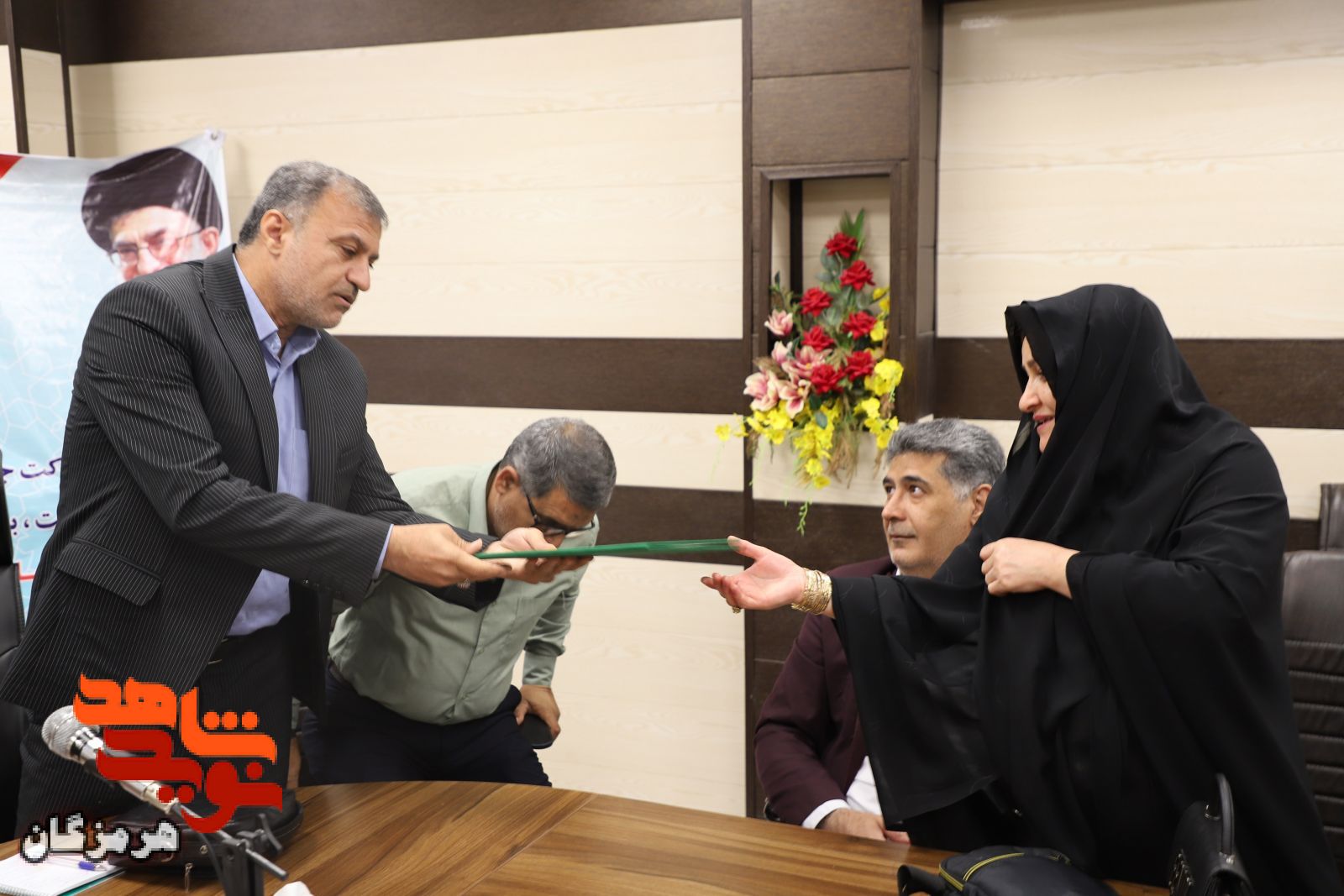 مراسم تجلیل از همسران جانبازان 70 درصد نخاعی در هرمزگان برگزار شد مراسم تجلیل از همسران جانبازان 70 درصد نخاعی در هرمزگان برگزار شد