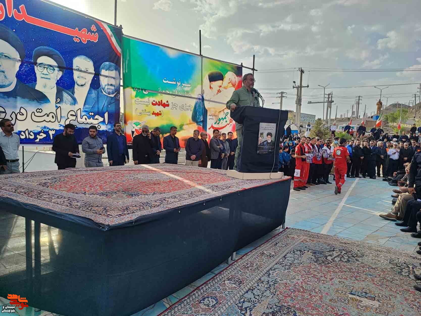 حضور خانواده معظم شهدا و ایثارگران در مراسم سوگواری خادم ملت