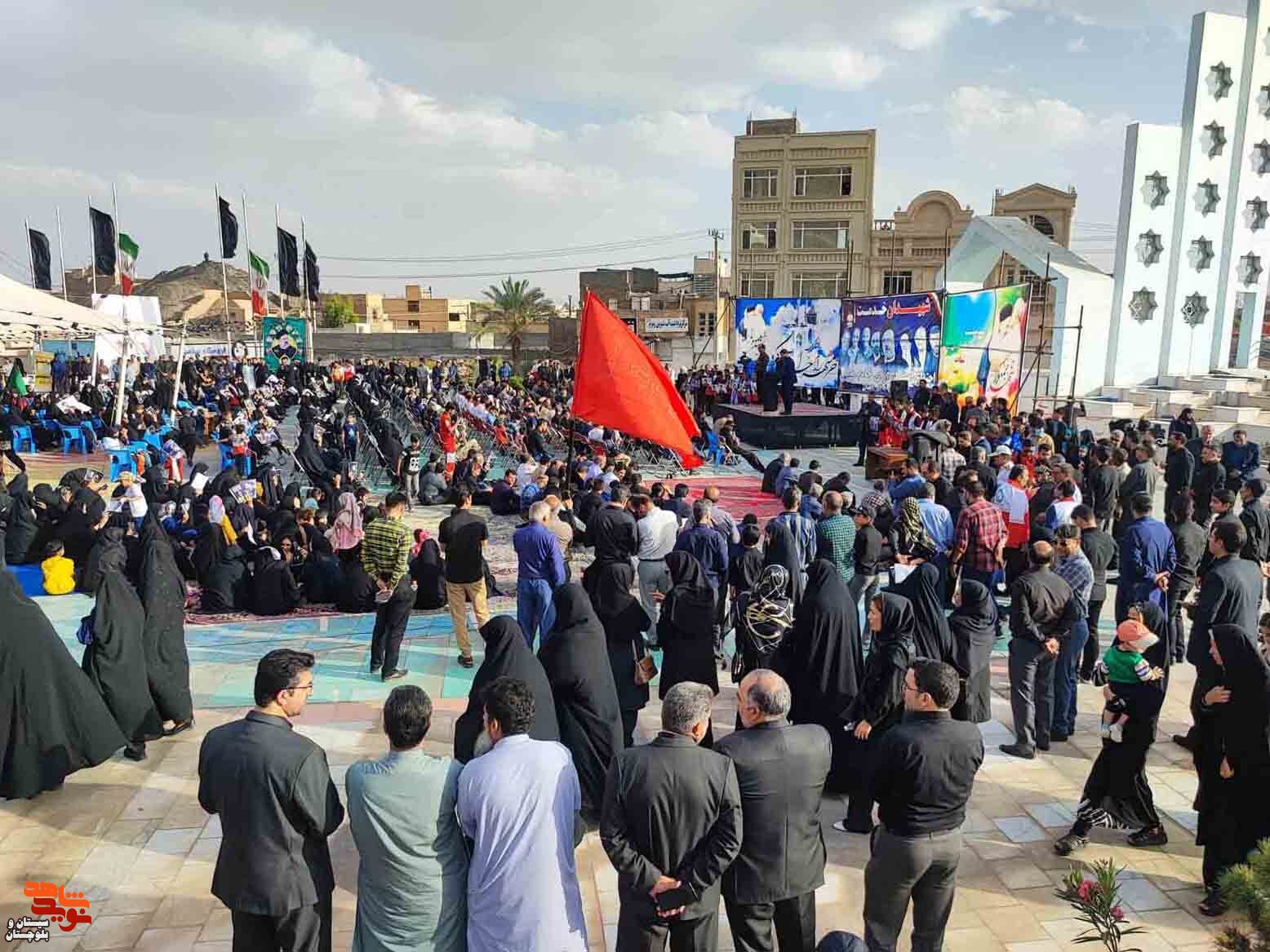 حضور خانواده معظم شهدا و ایثارگران در مراسم سوگواری خادم ملت
