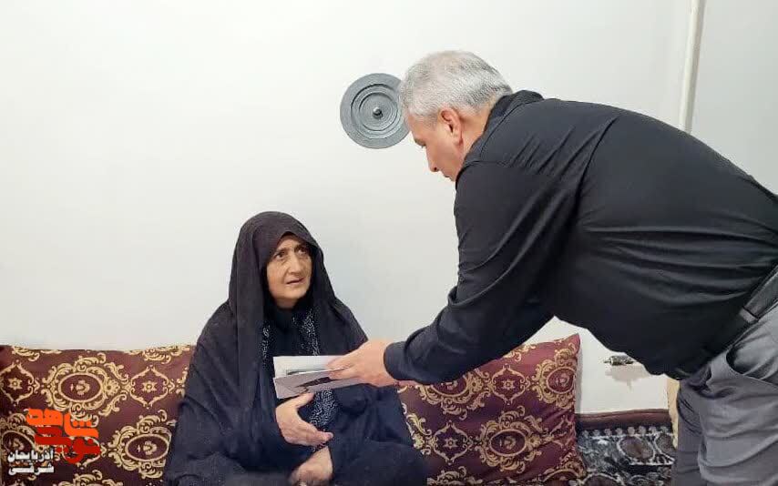 دیدار سلمانی با مادر شهید عزیز عبادی