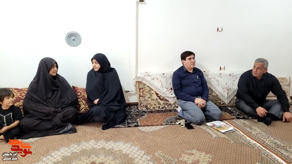 دیدار سلمانی با مادر شهید عزیز عبادی