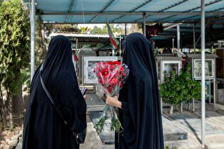 فرزندان شهدای قشم در کنار پدران آسمانی خود روز پدر را جشن می‌گیرند