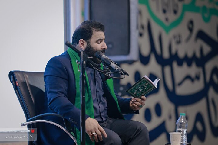 نجوای دعای کمیل زائران گلزار شهدای کرمان در آستانه ششمین سالگرد سردار دل‌ها