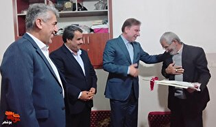 دیدار استاندار بوشهر با پدران شهیدان والامقام...