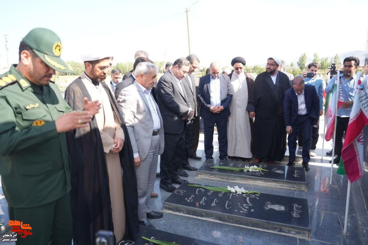 ادای احترام استاندار آذربایجان‌غربی به مقام شامخ شهدای چالدران