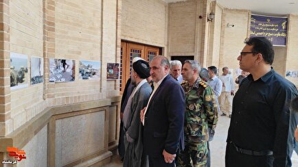 فیلم|بر پایی نمایشگاه عکس عملیات غرورآفرین مرصاد در سرپل ذهاب