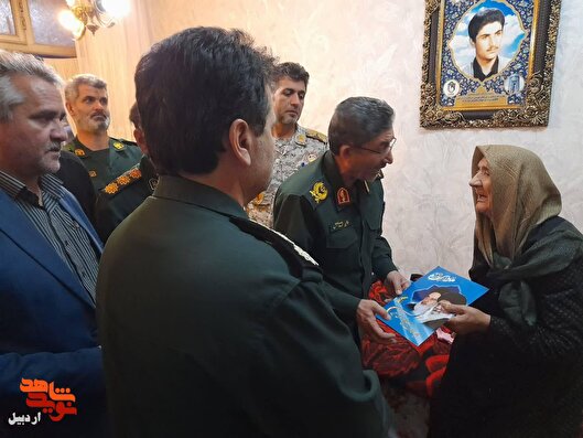 افتخار می‌کنم که مانند حضرت زهرا(س)، مادر شهید شده‌ام