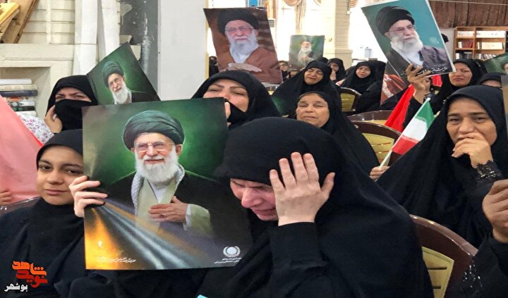 وداع باشکوه مردم بوشهر با امام شهید در مصلی