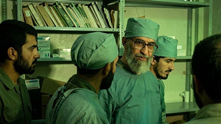 طبیب خط مقدم؛ روایتی از فرماندهی که طبیب جان بود