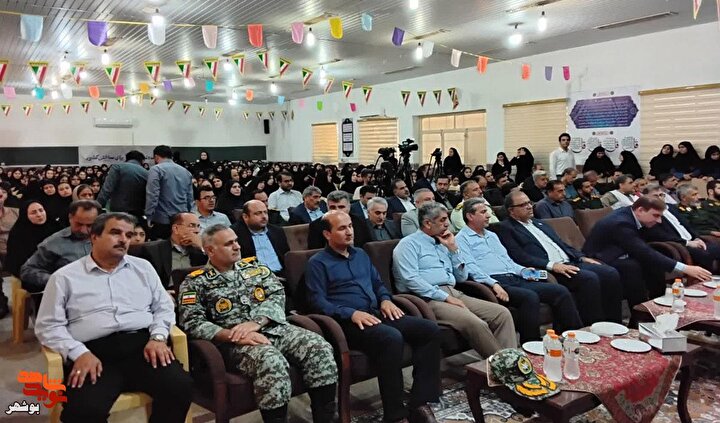 نواخته شدن زنگ آغاز سال تحصیلی در مدرسه زینبیه بوشهر با حضور مسئولان استانی