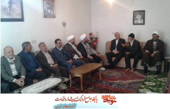 دیدار از خانواده شهدای محترم شرفی، جودی و عبدالله زاده با حضور رییس قبلی و سرپرست جدید بنیاد شهید و امورایثارگران شهرستان ماکو و مسولان و روسای ادارات به مناسبت روز پدر و پدران آسمانی