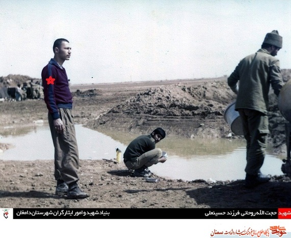 نفر اول از چپ شهید حجت‌الله روحانی