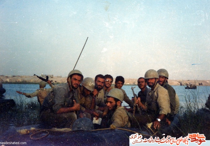 از چپ: صادق دخایی- شهید محمودطاهری زاده- شهید کاوه نبیری - شهید محمود جهانپناه -شهید اصغر رجایی- شهید مصطفی میرزایی - شهید سعید فرداد - علی اصغر آقاجانی - غلامعباس توکلی