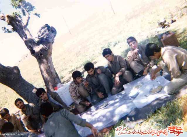 صرف نهار توسط رزمندگان 1366 کردستان