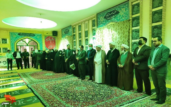 ادای احترام دکتر نرجس سلیمانی به مقام شامخ شهدا - دوم خرداد ماه ۱۴۰۱ گلزار مرکزی شهدای شهرستان مهدیشهر