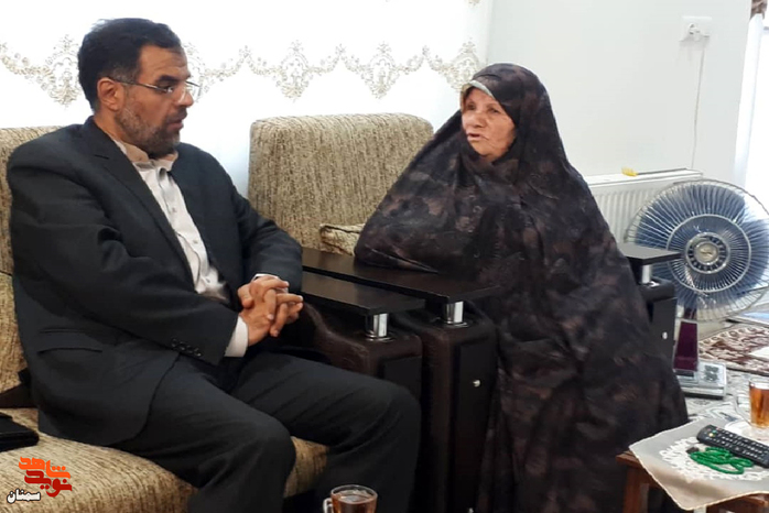 دیدار مدیرکل بنیاد شهید استان سمنان با مادر گرامی شهیدان والامقام مهدی و احمد شیخالاسلامی - بیست و نهم خردادماه ۱۴۰۱ شهرستان دامغان