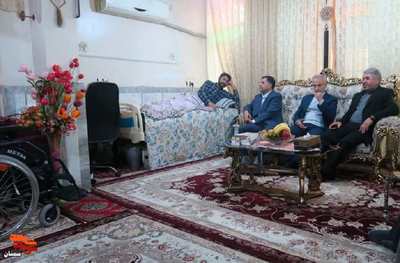 دیدار مسئولان بنیاد شهید استان و شهرستان گرمسار با جانباز گران‌قدر ۷۰ درصد ایرج جورابلو- یکشنبه بیست و هفتم آذر ۱۴۰۱ شهرستان گرمسار